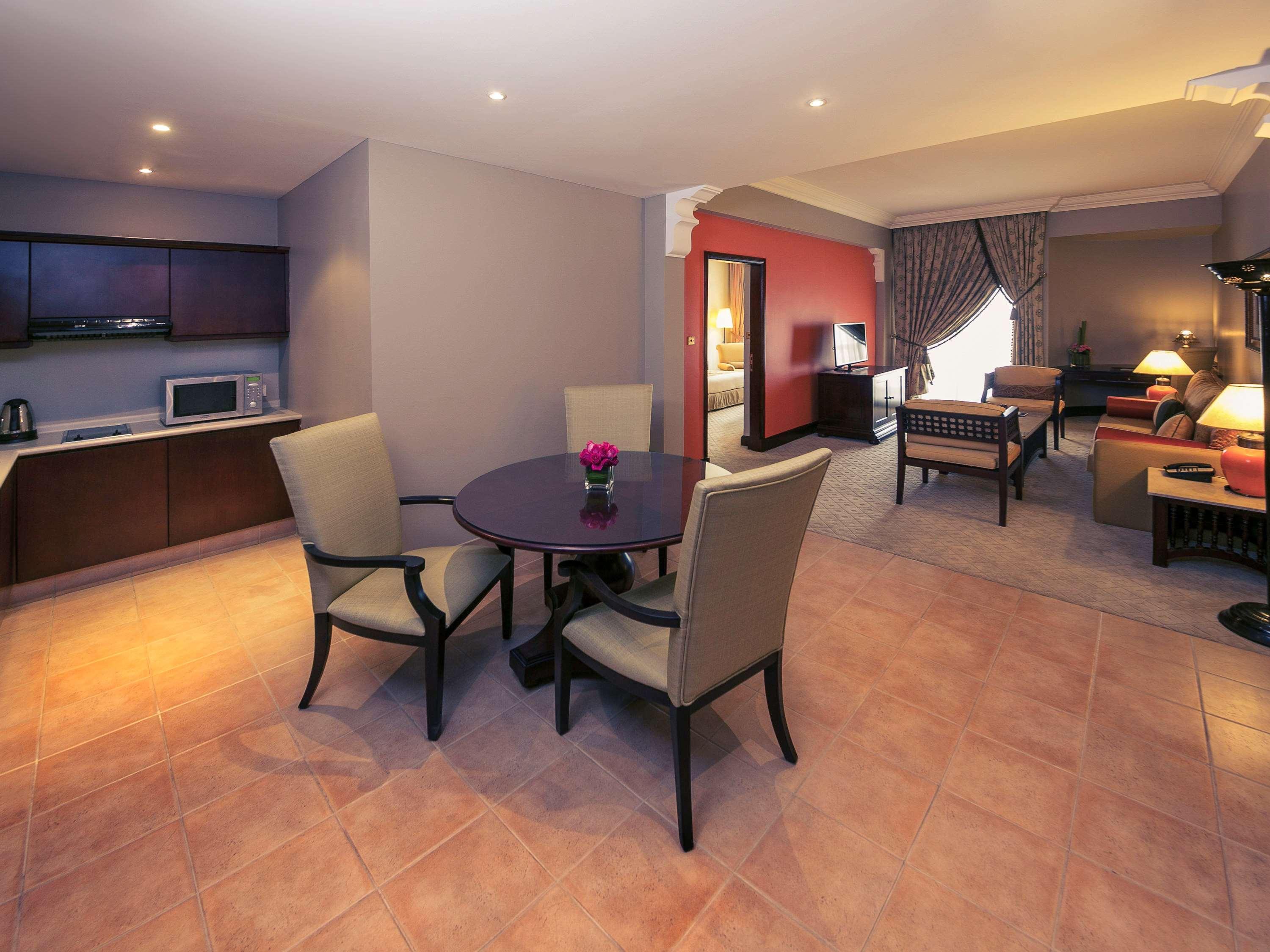 Mercure Grand Hotel Seef - All Suites Manama Exterior foto